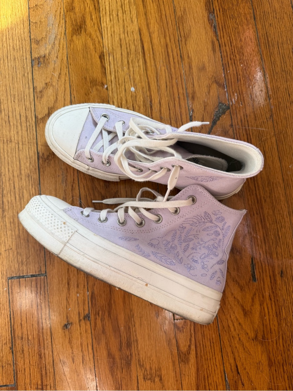 Lilac platform converse with floral embroidery